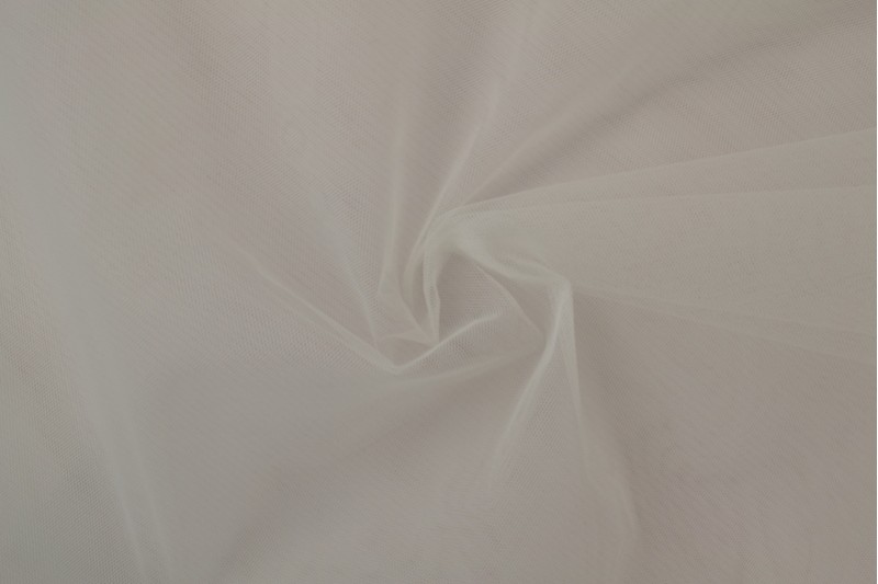 Brandvertragende tule 150 cm breed off-white