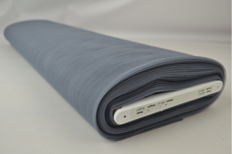 Brandvertragende tule 300 cm breed grijs, rolweergave