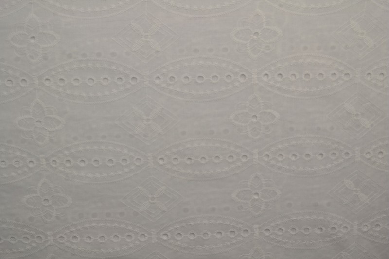 Katoen broderie wit (patroon 07)