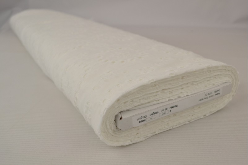 Katoen broderie wit (patroon 18), rol