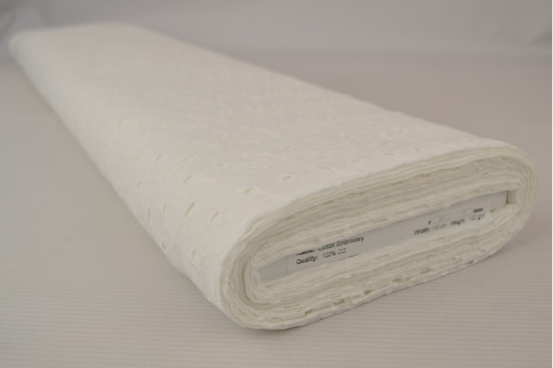 Katoen broderie wit (patroon 22), rol