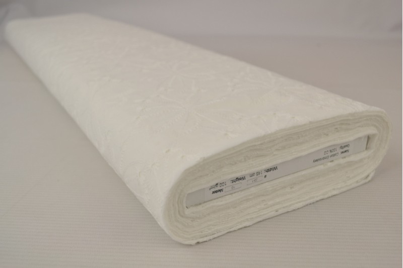 Katoen broderie wit (patroon 23), rol