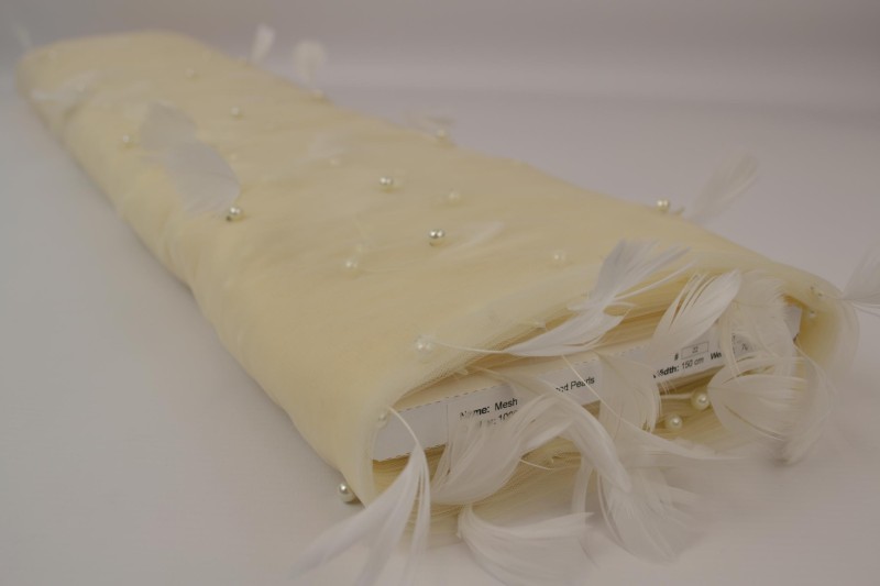 Mesh feather & pearls champagne, rol