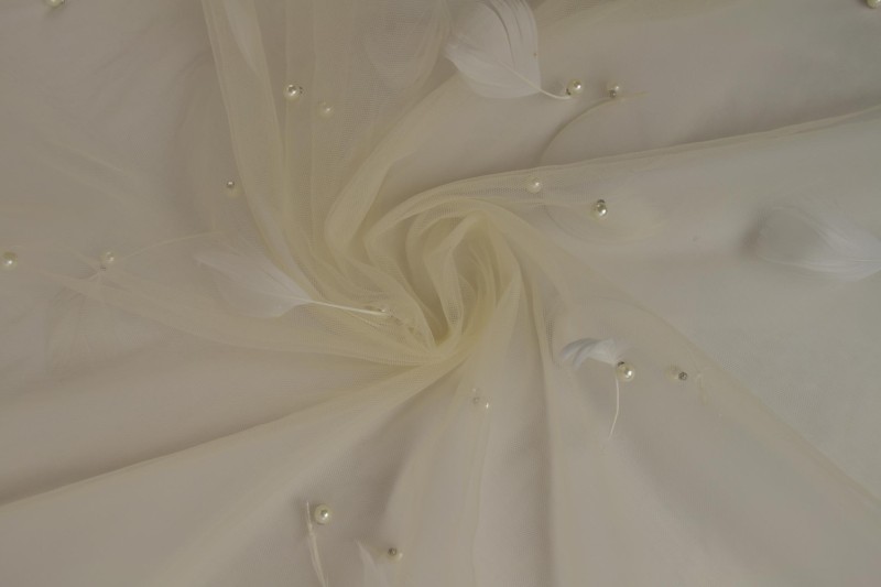 Mesh feather & pearls champagne