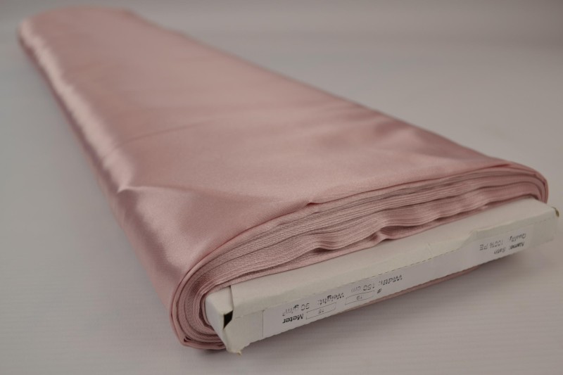 Satijn dusky roze, rol