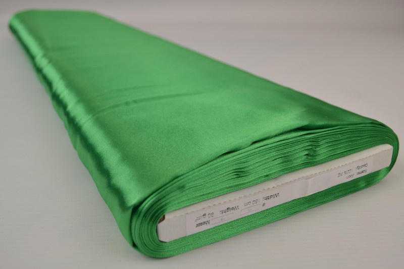 Satijn groen, rol