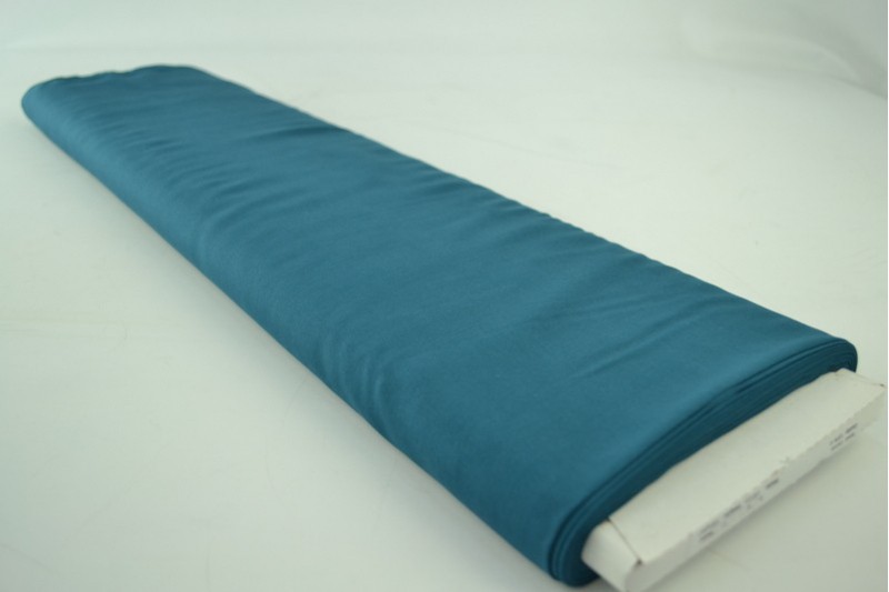 Viscose donker petrol, rolweergave